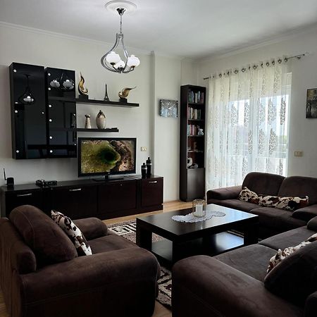 Spacious & Cozy Family Apt Near Sanatorium Appartement Tirana Buitenkant foto