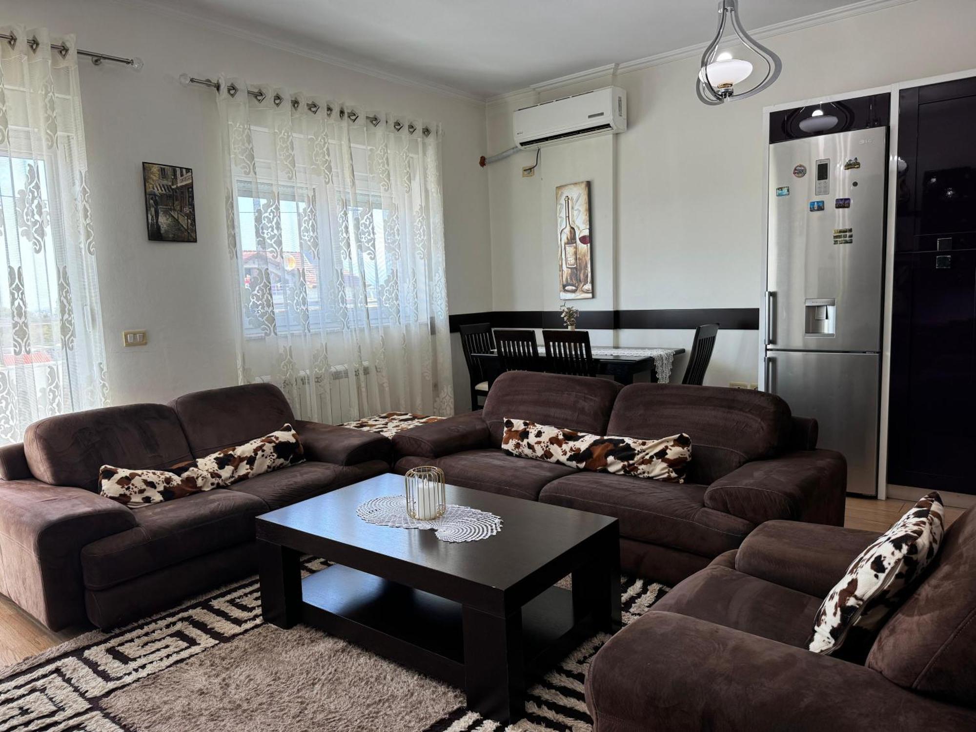 Spacious & Cozy Family Apt Near Sanatorium Appartement Tirana Buitenkant foto